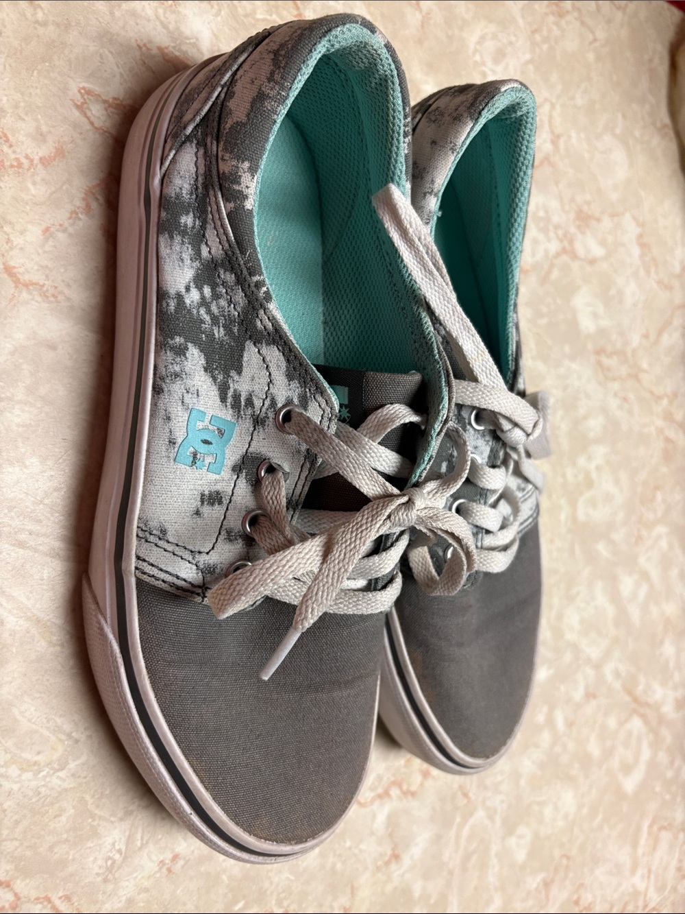 DC Women's Grey and Teal Low-Top Canvas Sneakers